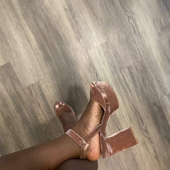 Chunky Velvet Heels - Picture 2 of 8